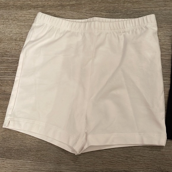 The children’s place tumbling shorts black and white. 1 pair of each. - Picture 3 of 7